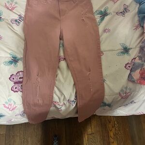 Pink Distressed Pants perfect if your looking for cute classy jeans